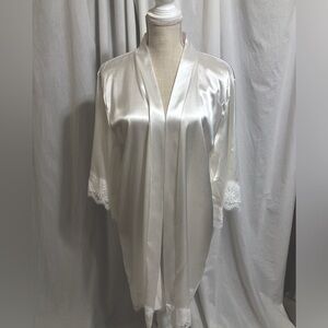 Crème Silky Robe + Tap Shorties set